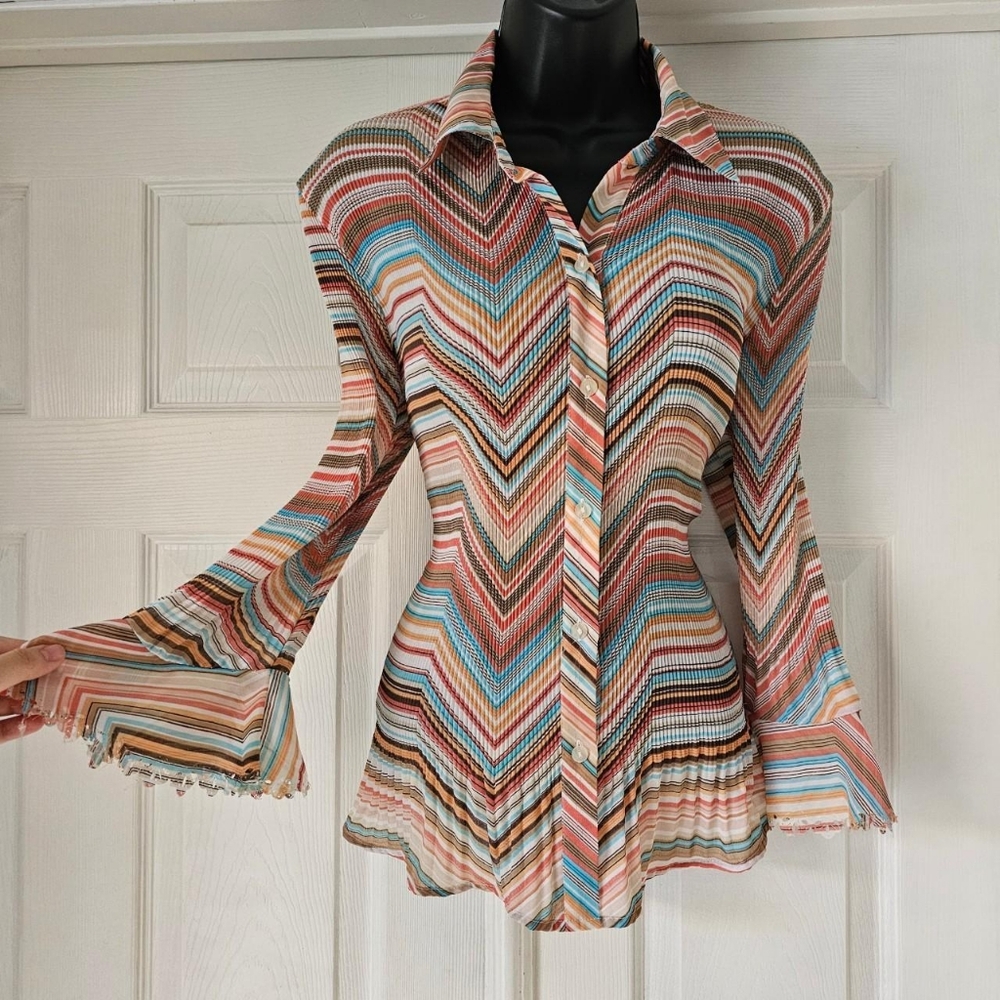 Chevron print pink flare sleeve vtg y2k 2000s Chiffon accordion blouse